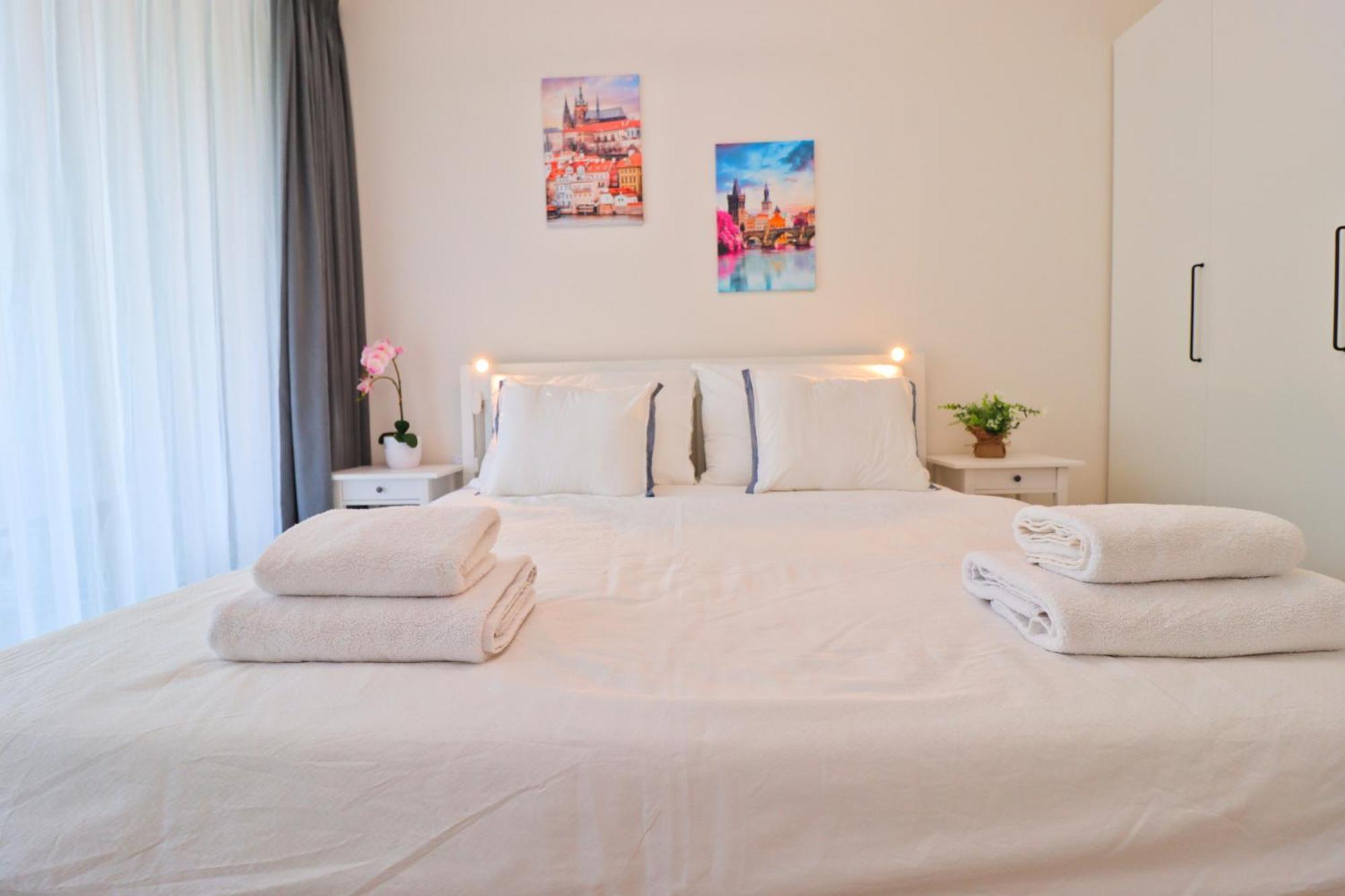 Sunny Apartment In Smichov, Prague 5 מראה חיצוני תמונה
