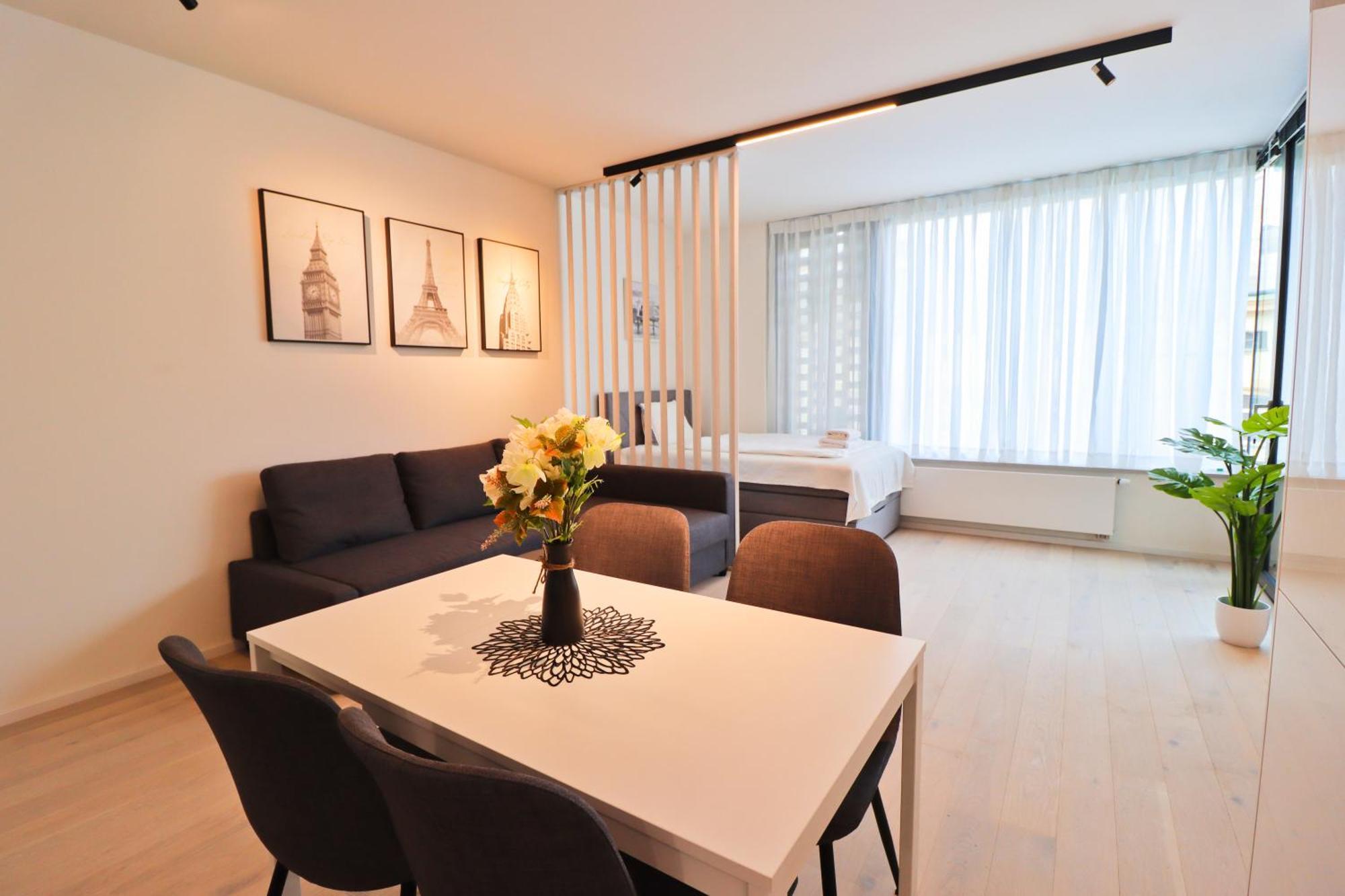 Sunny Apartment In Smichov, Prague 5 מראה חיצוני תמונה