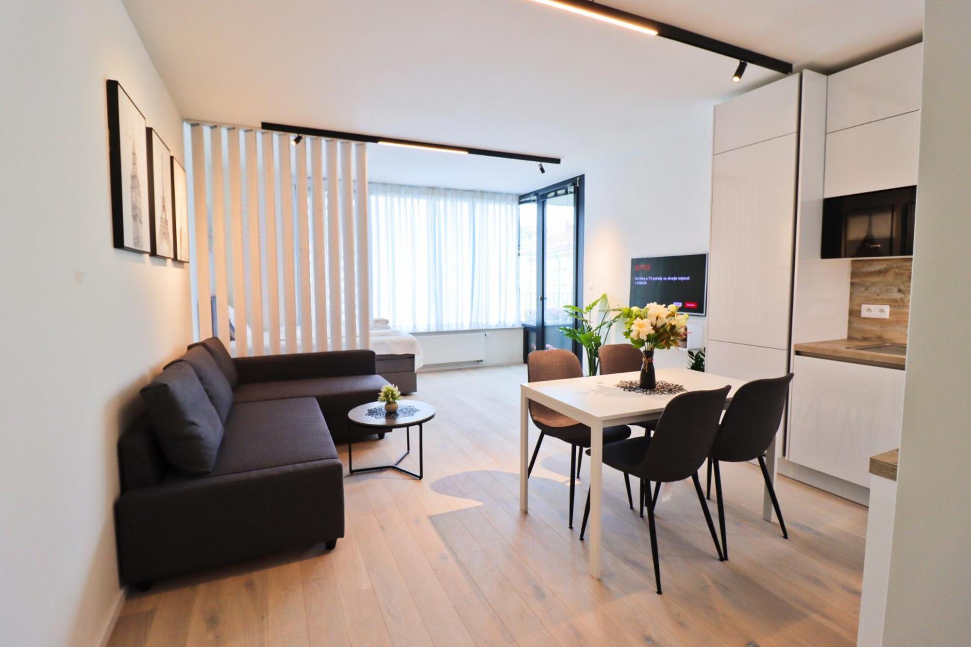 Sunny Apartment In Smichov, Prague 5 מראה חיצוני תמונה