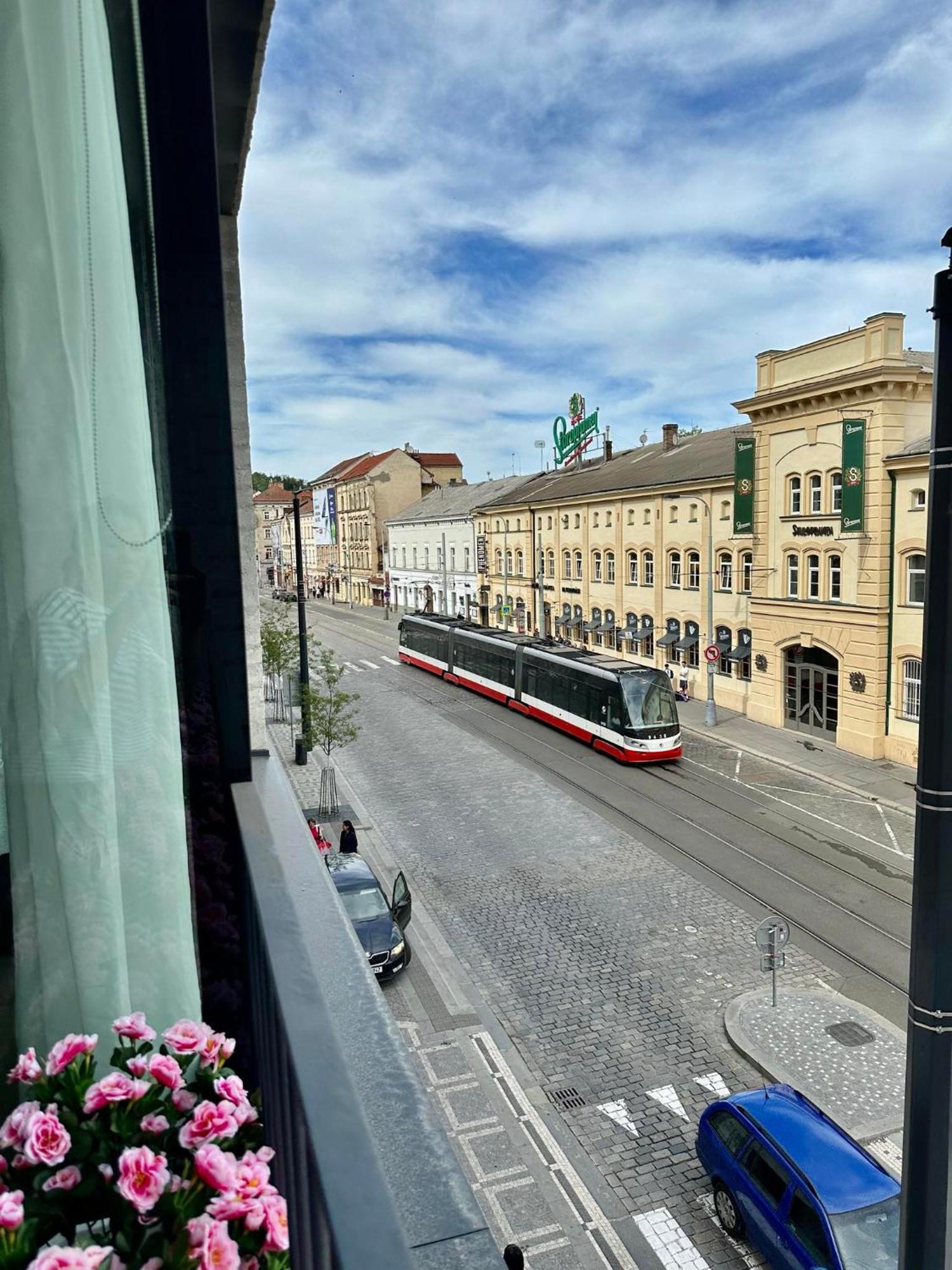 Sunny Apartment In Smichov, Prague 5 מראה חיצוני תמונה
